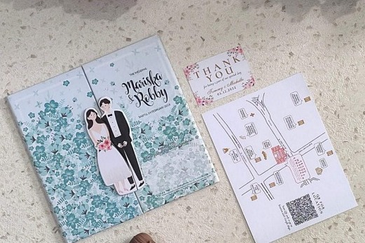 Undangan Pernikahan Hardcover Couple Cutting