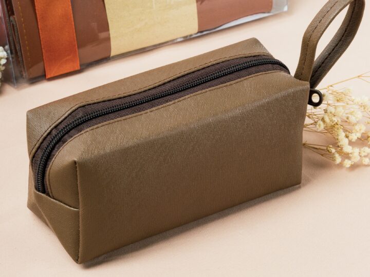 Souvenir Dompet Pouch Makeup Bahan Lembut